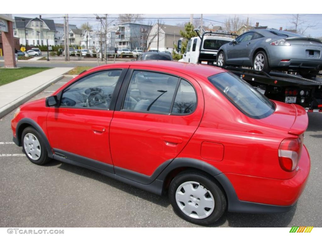 2001 ECHO Sedan - Absolutely Red / Warm Gray photo #6