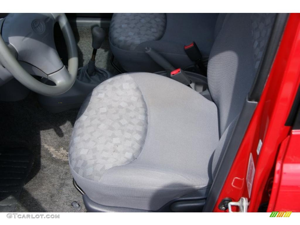 2001 ECHO Sedan - Absolutely Red / Warm Gray photo #9