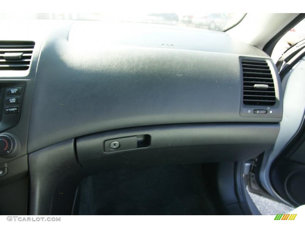 2003 Accord LX Coupe - Satin Silver Metallic / Black photo #16
