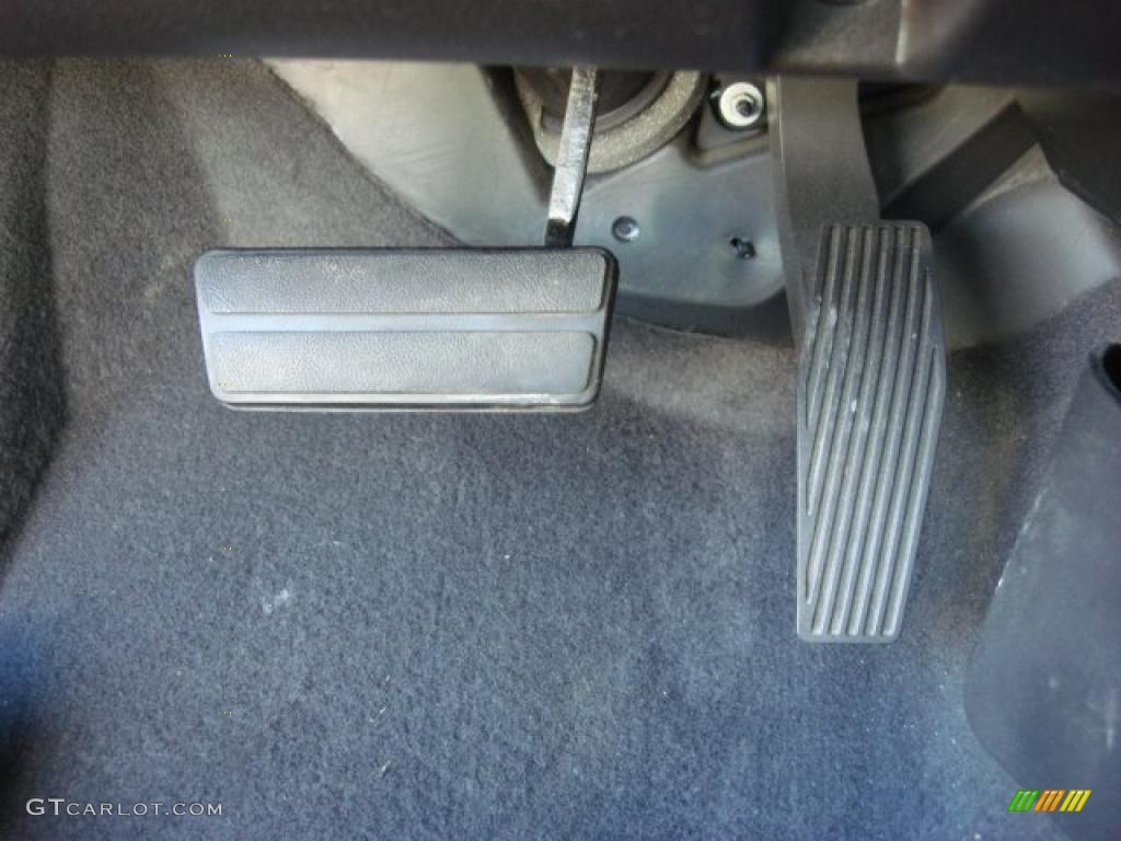 2006 Chevrolet Malibu Maxx SS Wagon Controls Photo #48150713