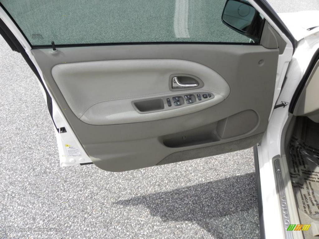 2001 V40  - White / Taupe/Light Taupe photo #6