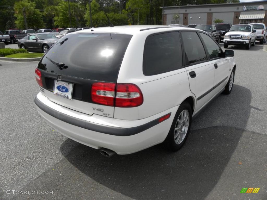 2001 V40  - White / Taupe/Light Taupe photo #14