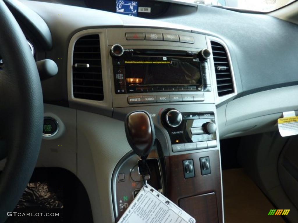 2011 Venza V6 AWD - Classic Silver Metallic / Ivory photo #13