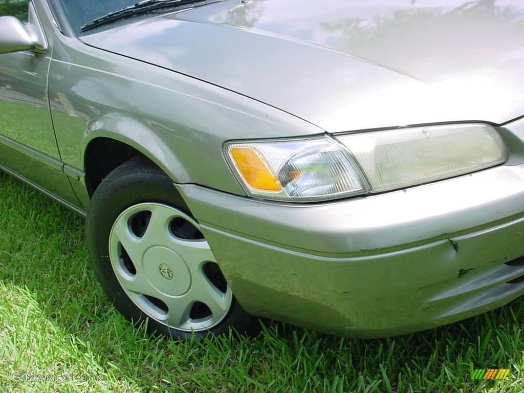 1998 Camry LE V6 - Antique Sage Pearl / Gray photo #18