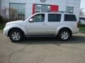 2008 Silver Lightning Nissan Pathfinder SE 4x4  photo #2