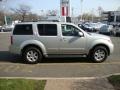 2008 Silver Lightning Nissan Pathfinder SE 4x4  photo #9