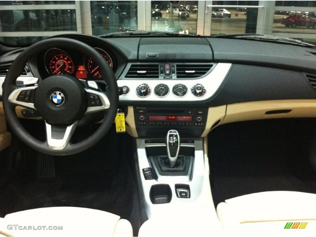 2011 BMW Z4 sDrive35i Roadster Beige Dashboard Photo #48161774