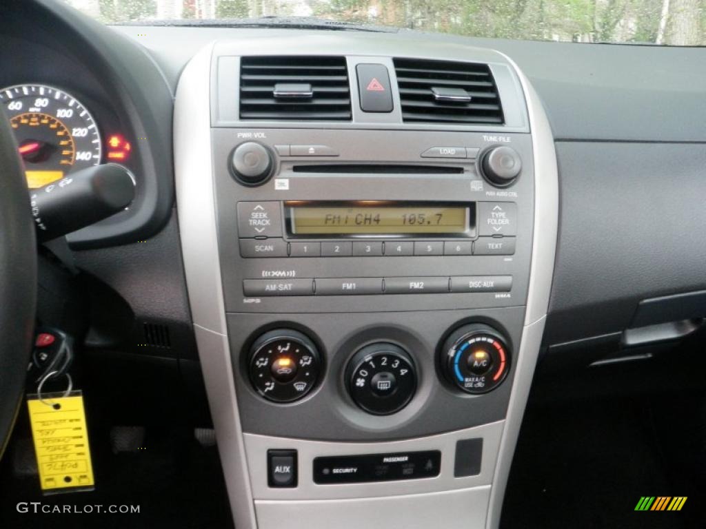 2009 Toyota Corolla XRS Controls Photo #48164690