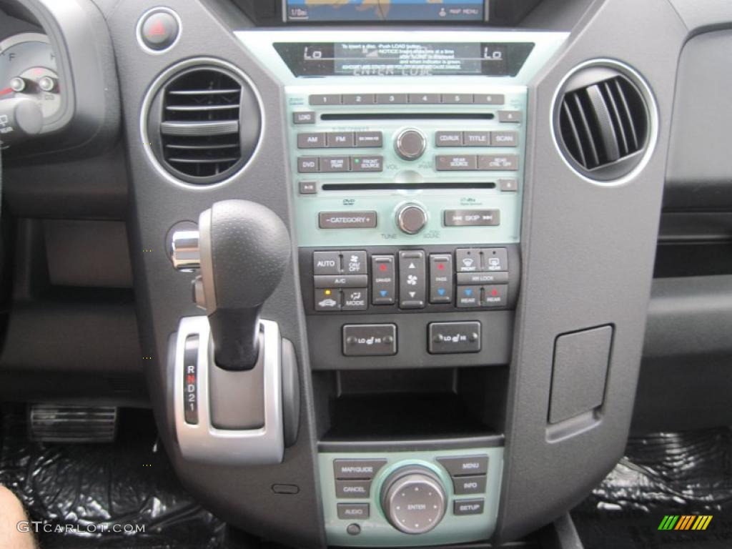 2011 Honda Pilot Touring Controls Photo #48165635