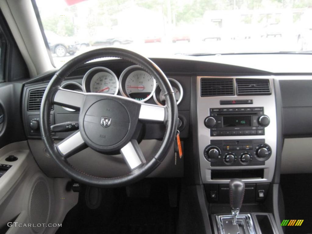 2007 Dodge Charger R/T Steering Wheel Photos