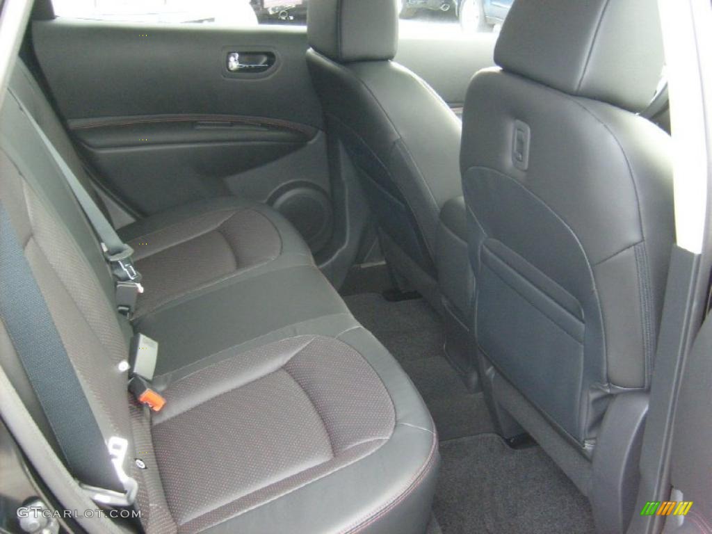 2011 Rogue SL AWD - Wicked Black / Black photo #17