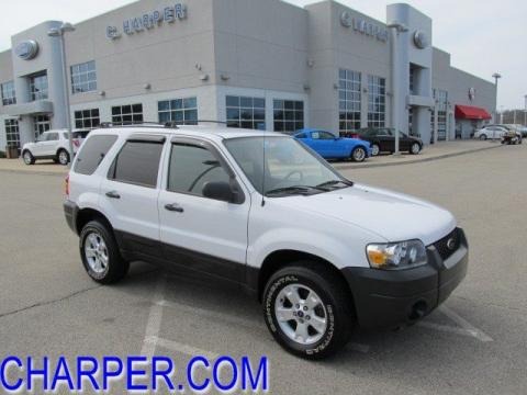 White Ford Escape 2005. Oxford White Ford Escape in