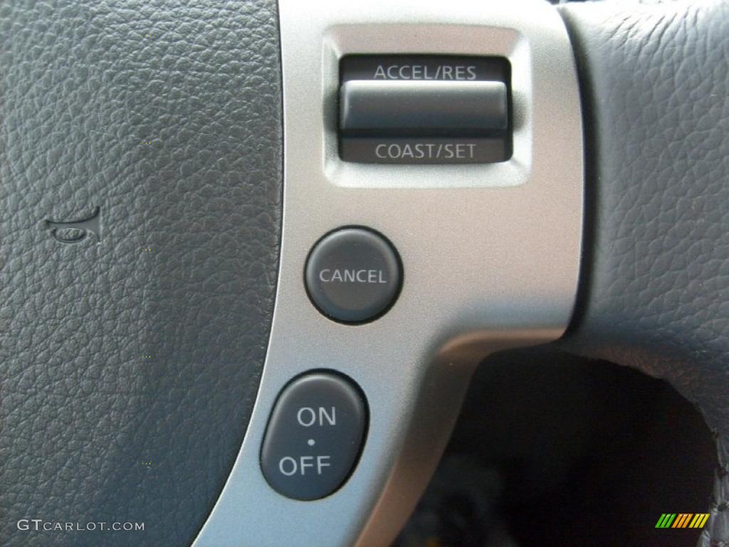 2011 Rogue SL AWD - Wicked Black / Black photo #19