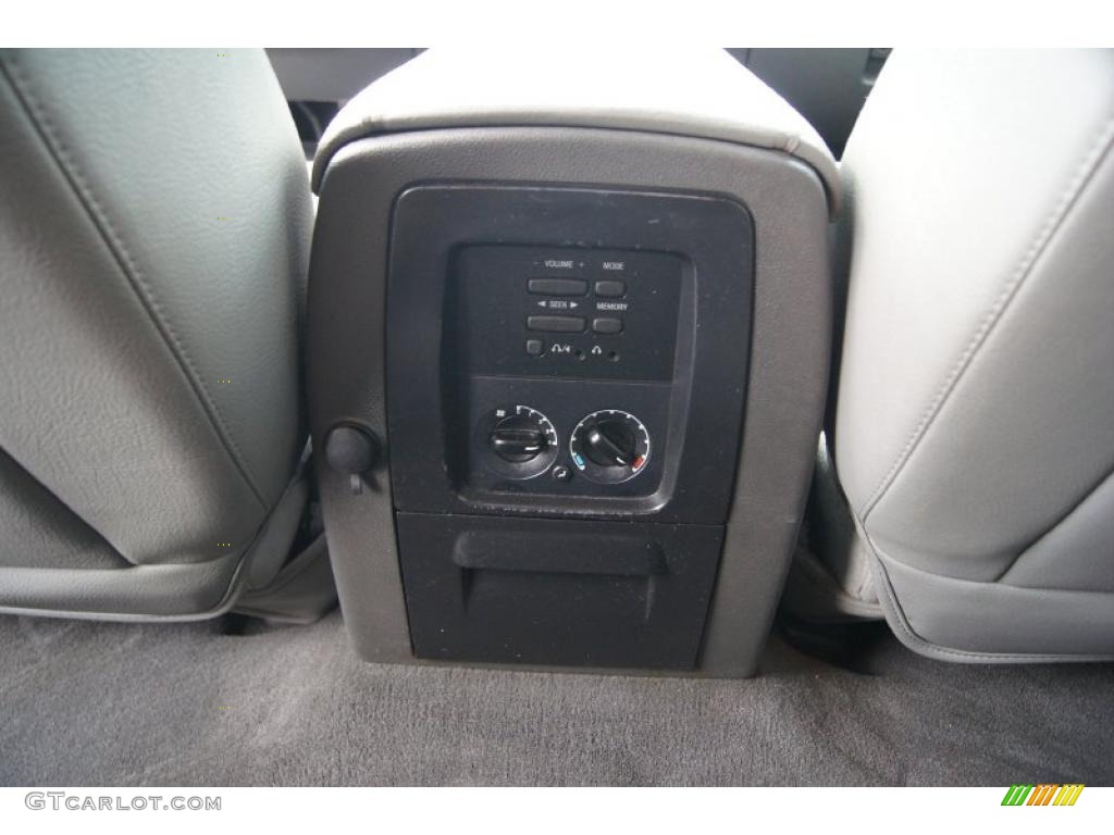 2003 Ford Expedition XLT 4x4 Controls Photo #48169175