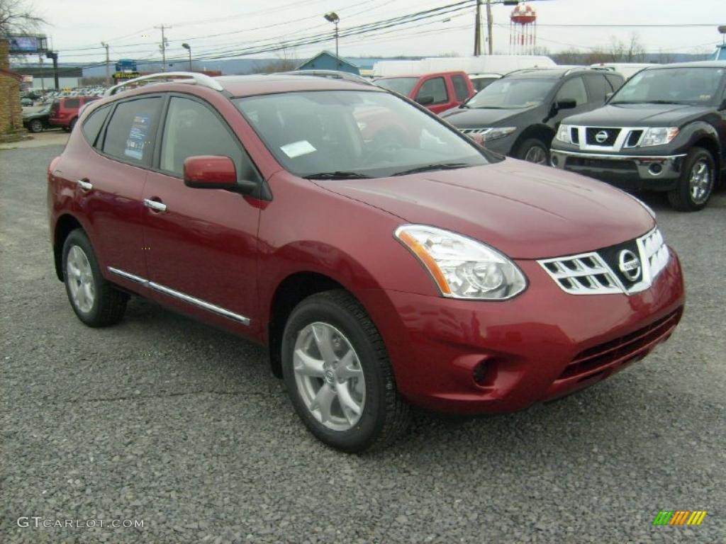 2011 Rogue SV AWD - Cayenne Red / Black photo #10
