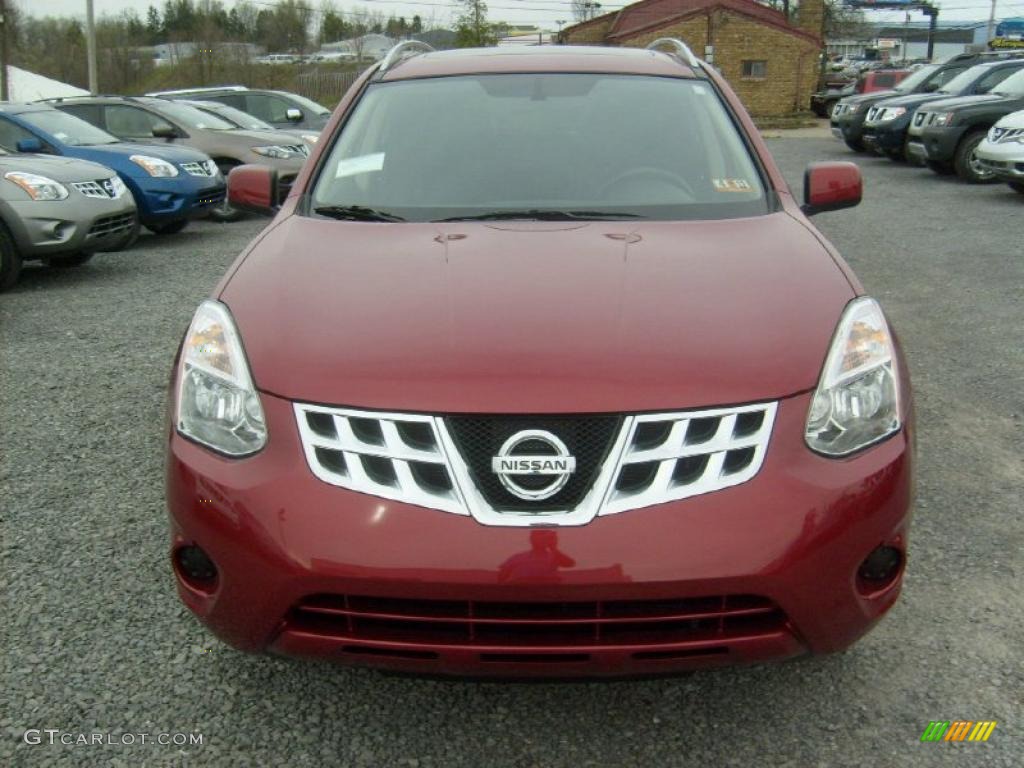 2011 Rogue SV AWD - Cayenne Red / Black photo #11