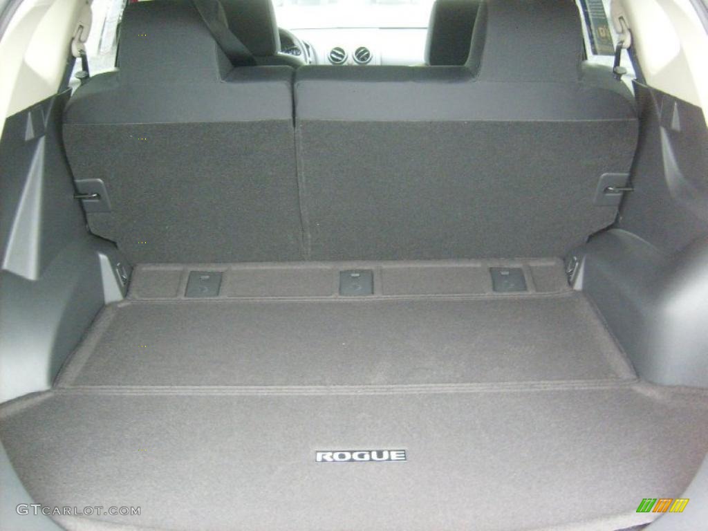 2011 Rogue SV AWD - Cayenne Red / Black photo #16