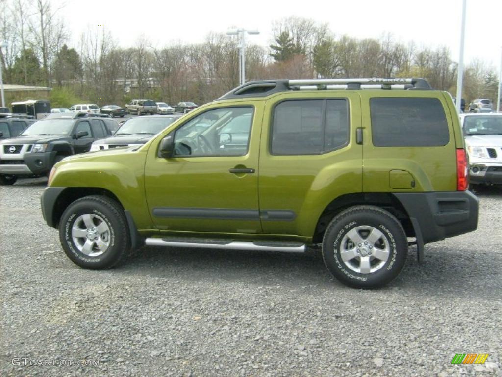 2011 Xterra S 4x4 - Metallic Green / Gray photo #2