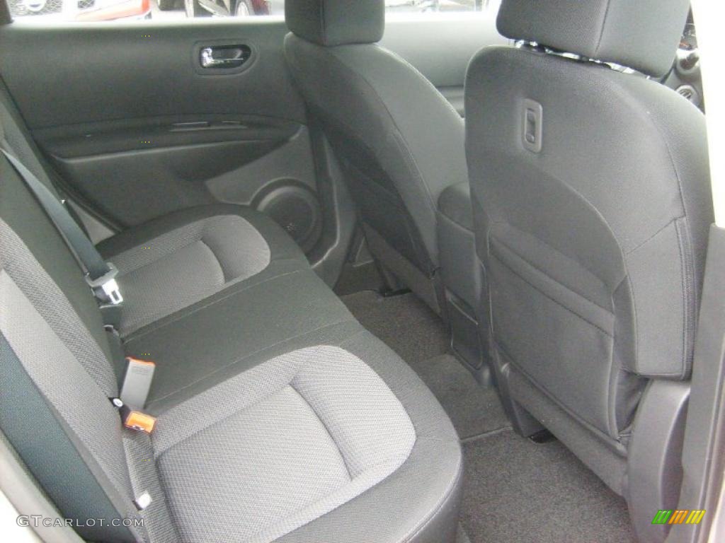 2011 Rogue SV AWD - Platinum Graphite / Black photo #18