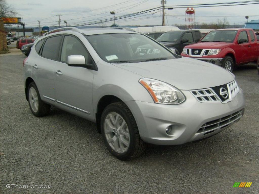2011 Rogue SL AWD - Silver Ice Metallic / Black photo #10