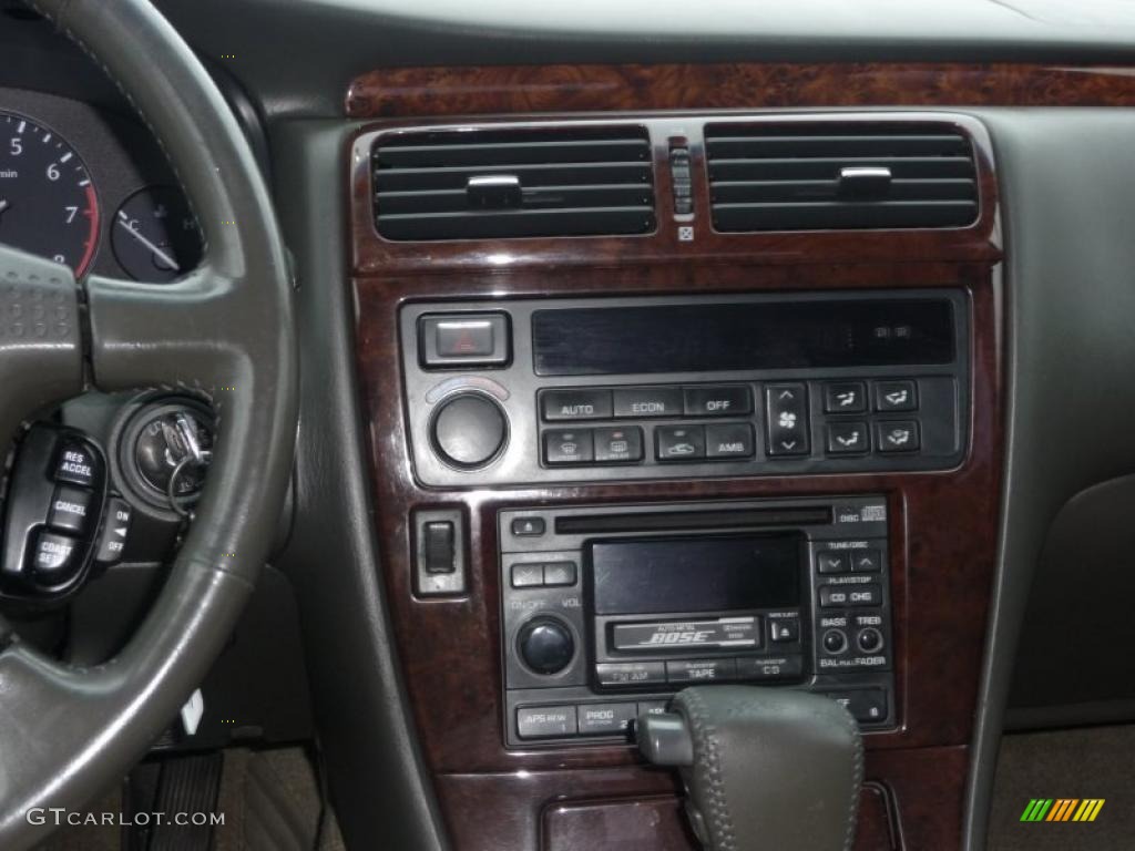 1998 Infiniti Q 45 Touring Sedan Controls Photo #48170450