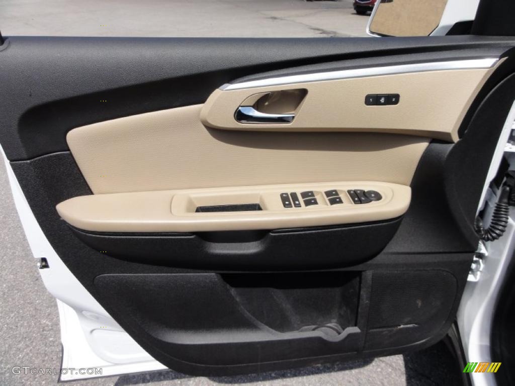 2009 Chevrolet Traverse LTZ AWD Cashmere/Ebony Door Panel Photo #48170993
