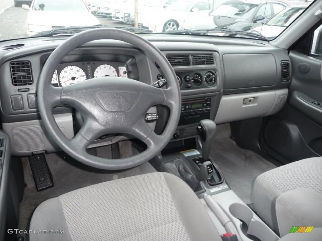 2002 Mitsubishi Montero Sport ES 4x4 Interior Color Photos