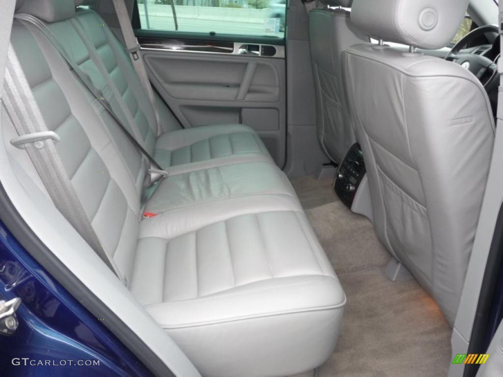 Kristal Gray Interior 2004 Volkswagen Touareg V8 Photo #48172679