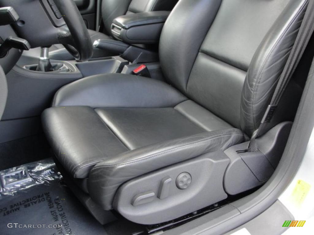 2005 Audi S4 4.2 quattro Sedan Controls Photo #48175202