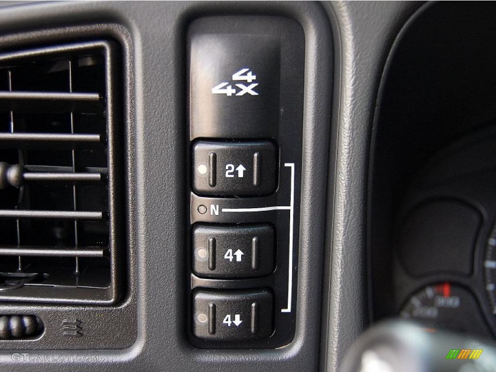 2007 GMC Sierra 3500HD Classic SLE Crew Cab 4x4 Controls Photo #48175412