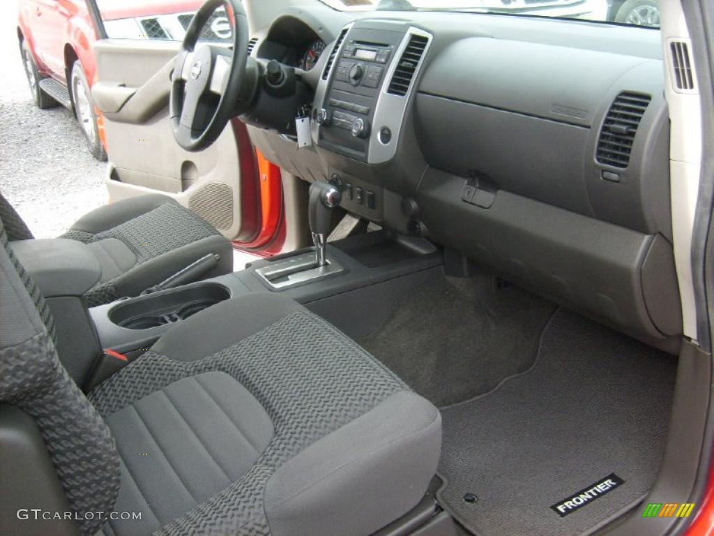 Graphite Interior 2010 Nissan Frontier SE V6 King Cab 4x4 Photo #48175478