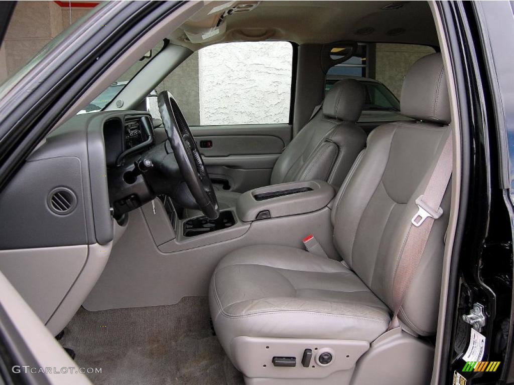 Tan/Neutral Interior 2004 Chevrolet Suburban 1500 LT 4x4 Photo #48175844