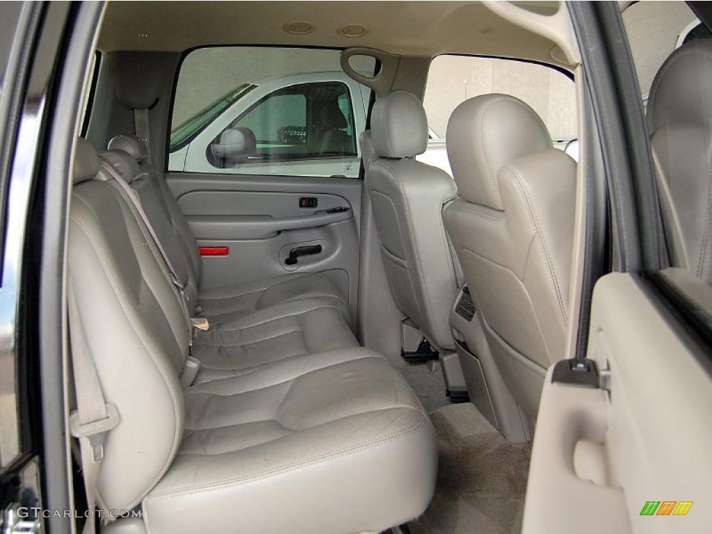 Tan/Neutral Interior 2004 Chevrolet Suburban 1500 LT 4x4 Photo #48175889
