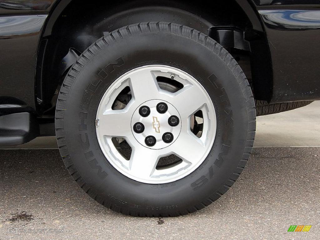 2004 Chevrolet Suburban 1500 LT 4x4 Wheel Photo #48175982