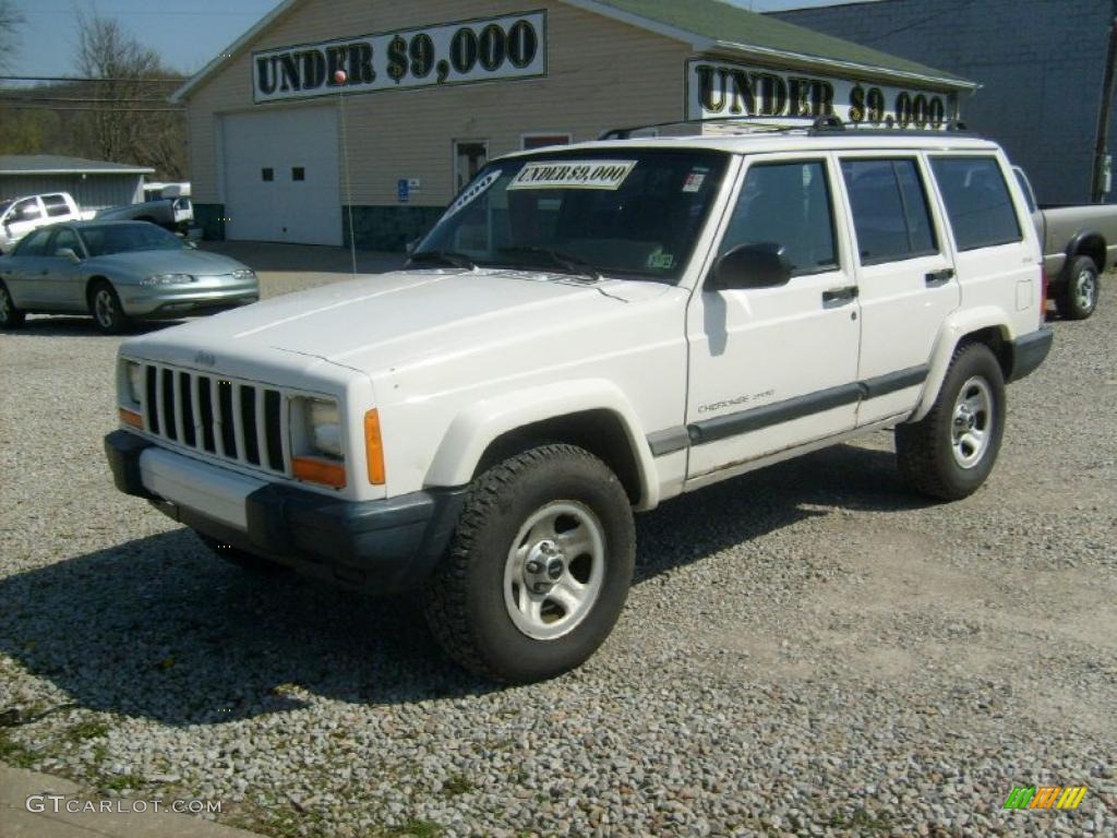 2000 Cherokee Sport 4x4 - Stone White / Agate Black photo #1