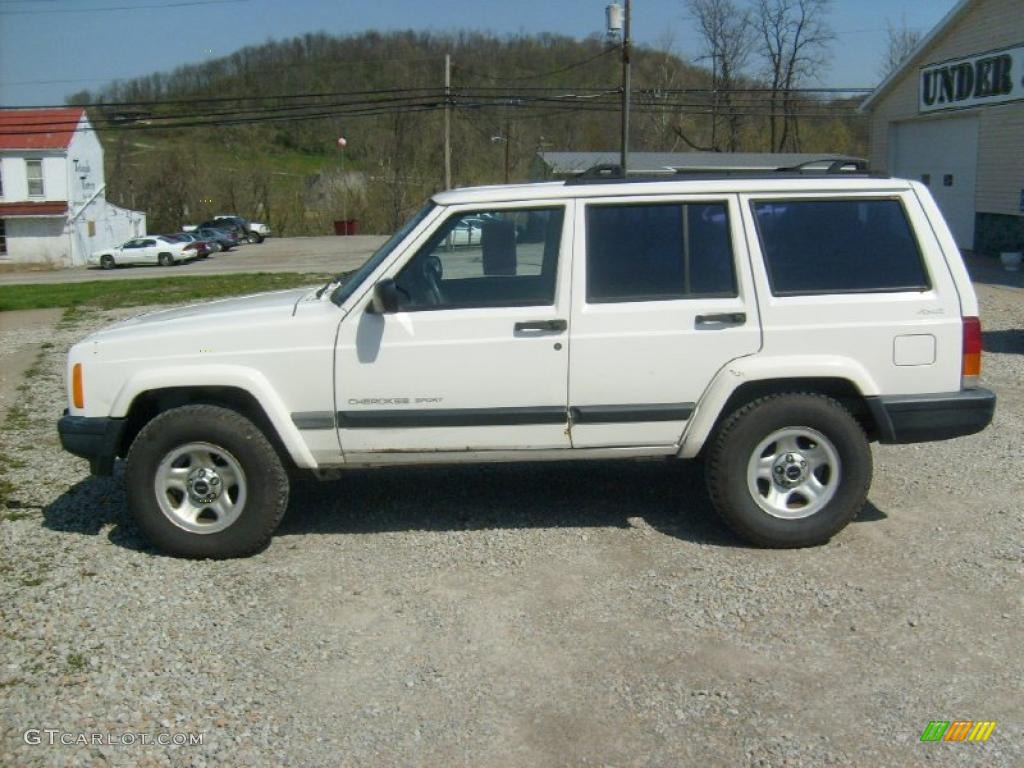 2000 Cherokee Sport 4x4 - Stone White / Agate Black photo #2