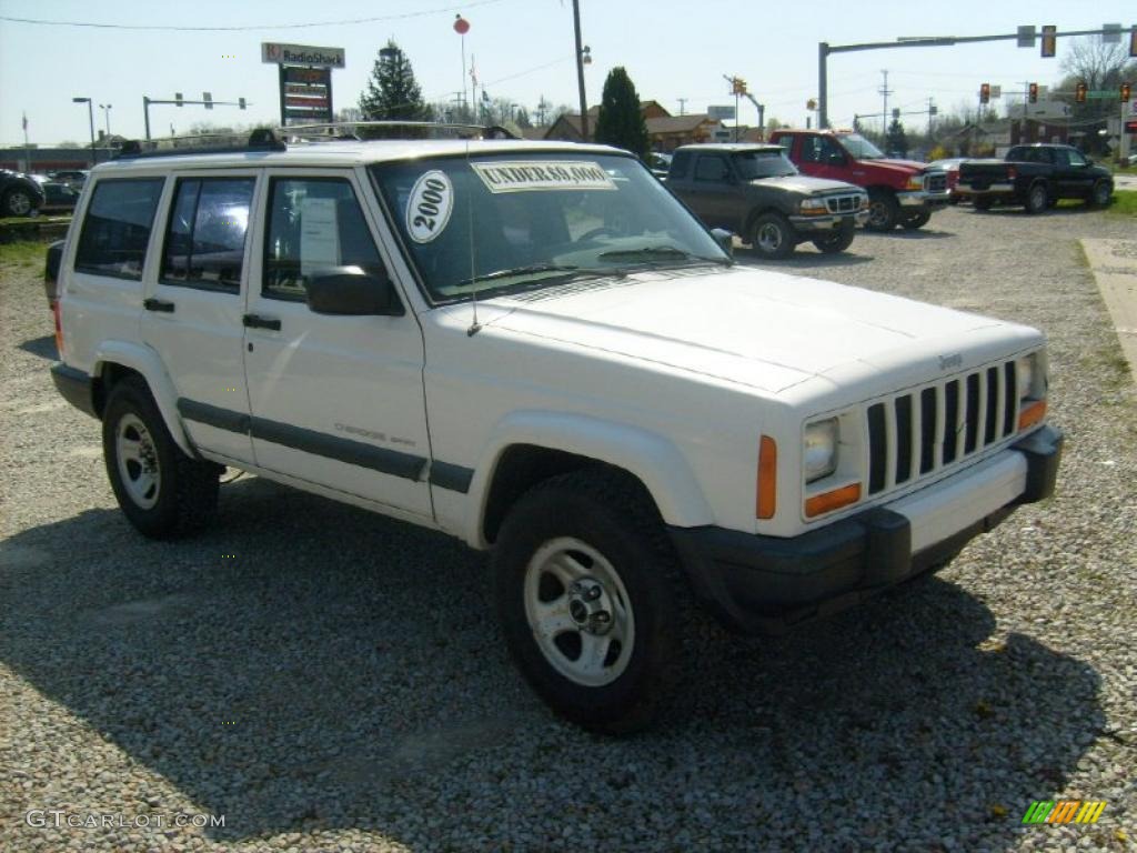 2000 Cherokee Sport 4x4 - Stone White / Agate Black photo #7