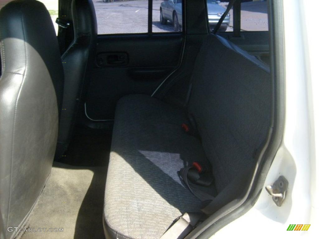 2000 Cherokee Sport 4x4 - Stone White / Agate Black photo #13