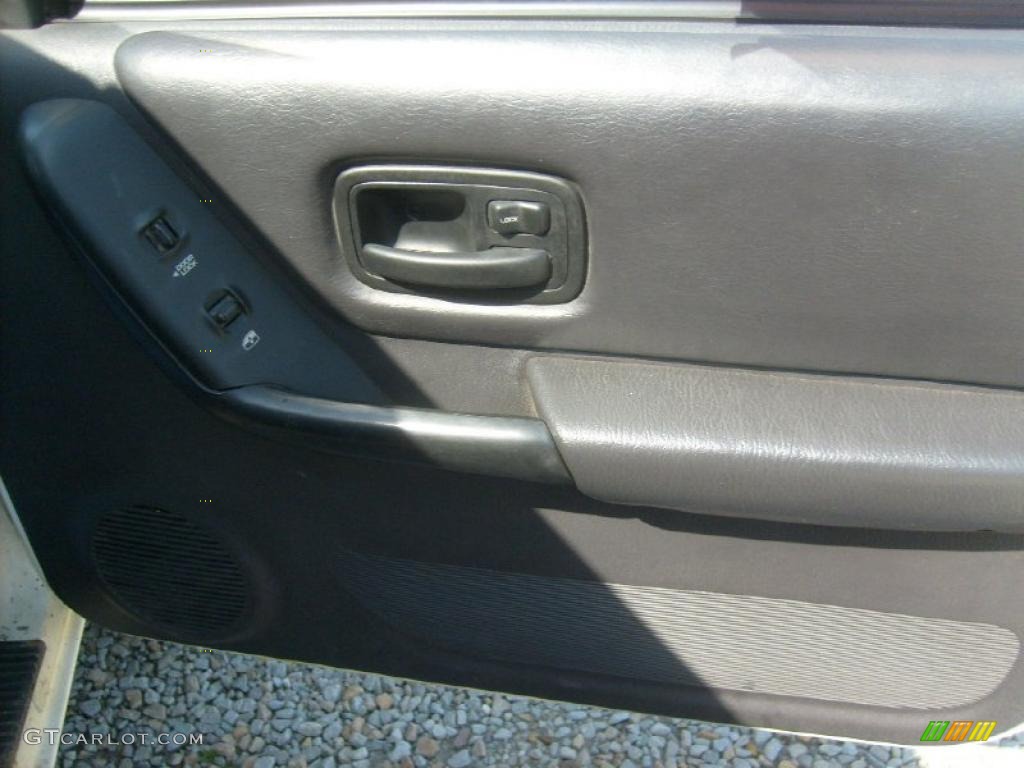 2000 Cherokee Sport 4x4 - Stone White / Agate Black photo #20