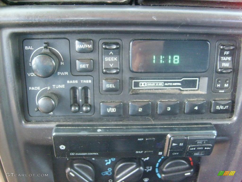 2000 Cherokee Sport 4x4 - Stone White / Agate Black photo #23