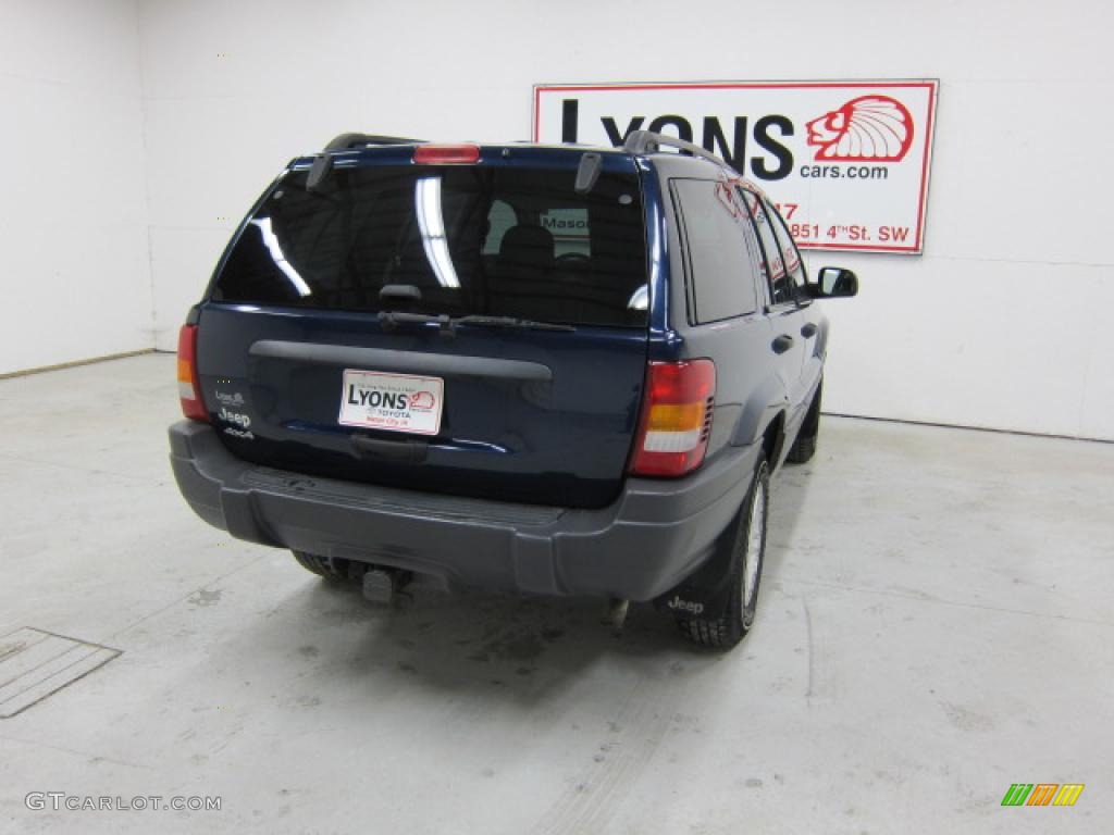 2004 Grand Cherokee Laredo 4x4 - Midnight Blue Pearl / Dark Slate Gray photo #17