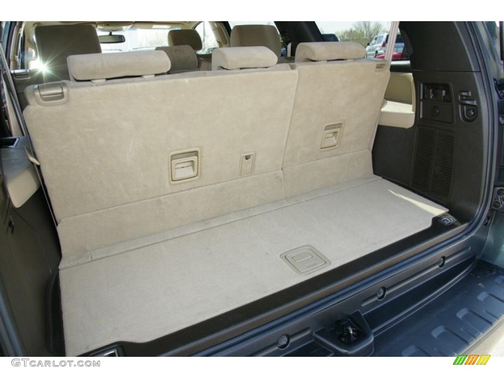 2008 Sequoia SR5 4WD - Timberland Green Mica / Sand Beige photo #13