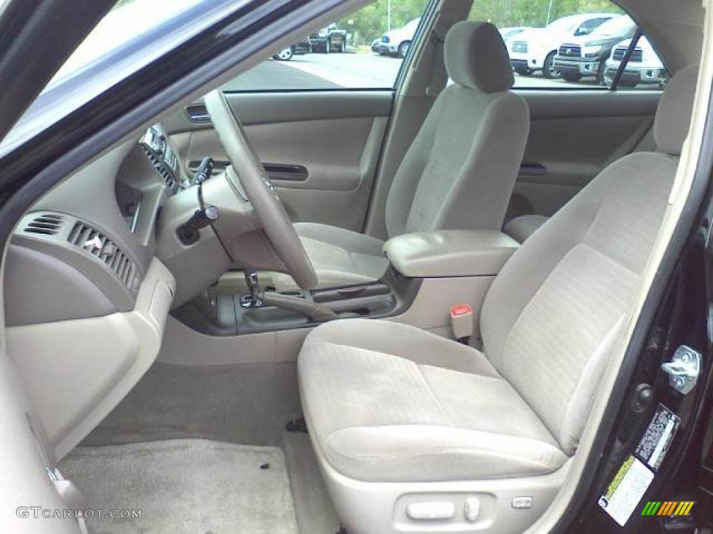 Taupe Interior 2006 Toyota Camry LE Photo #48181583