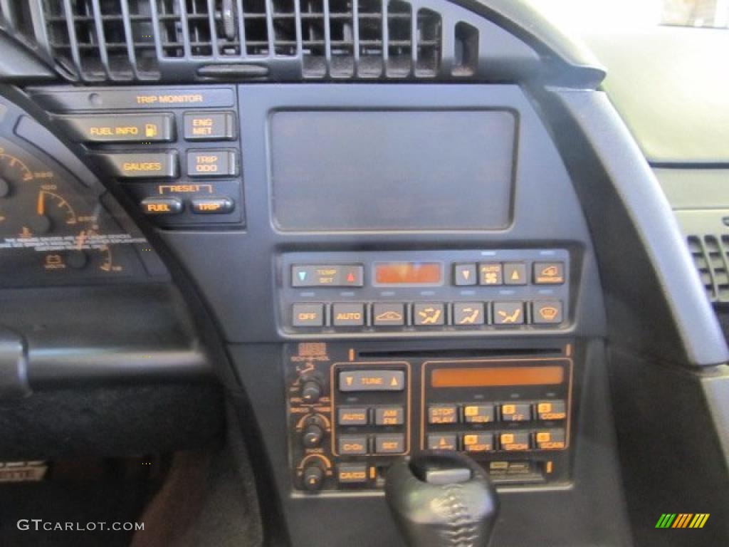 1993 Chevrolet Corvette Convertible Controls Photo #48182114