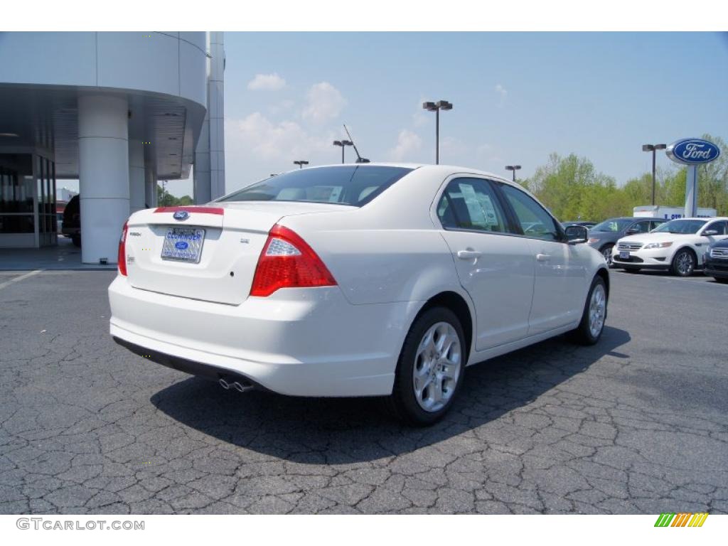 2011 Fusion SE - White Suede / Medium Light Stone photo #3