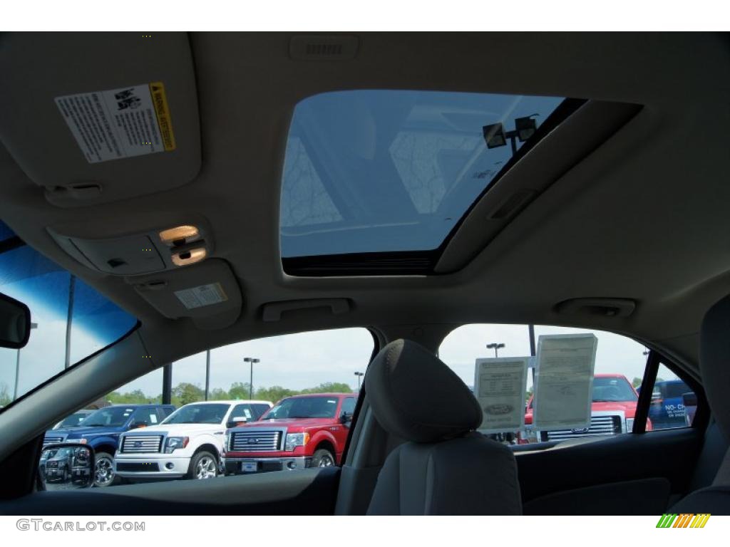 2011 Fusion SE - White Suede / Medium Light Stone photo #21