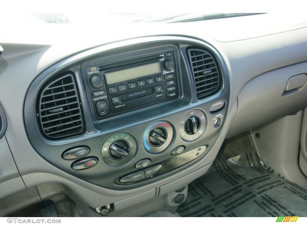 2002 Toyota Tundra SR5 Access Cab 4x4 Controls Photos