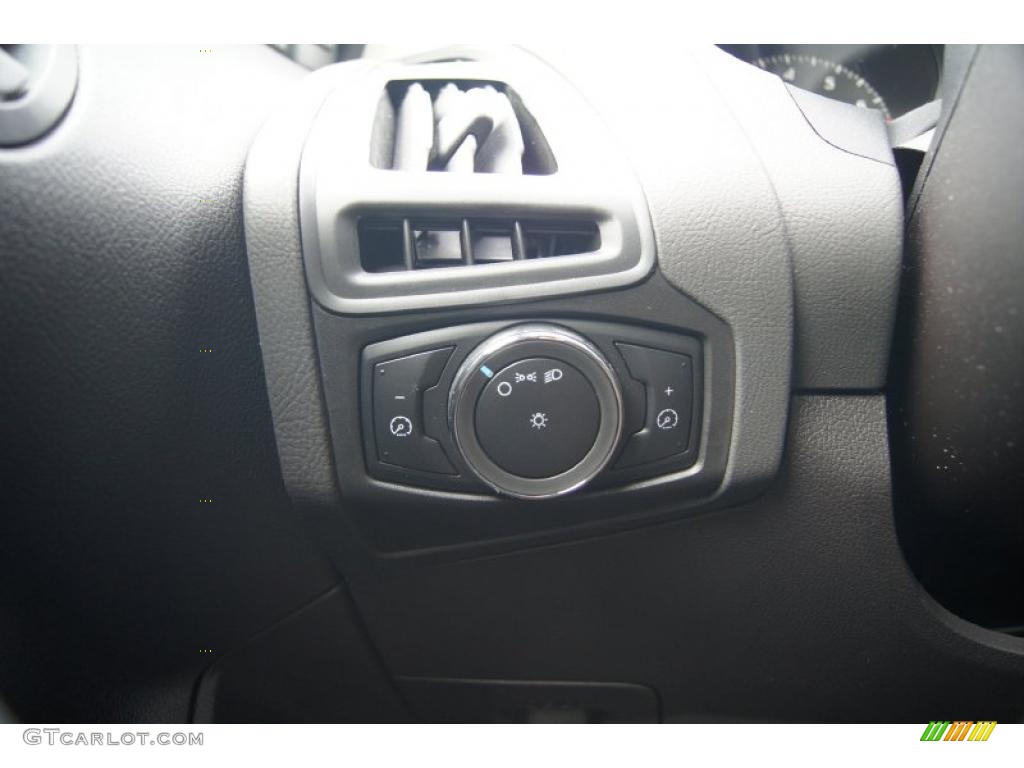 2012 Ford Focus S Sedan Controls Photo #48187186