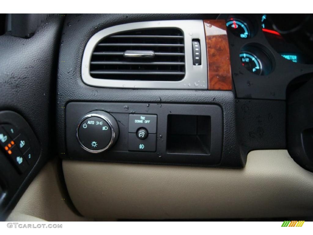 2008 Chevrolet Suburban 1500 LTZ Controls Photo #48187861
