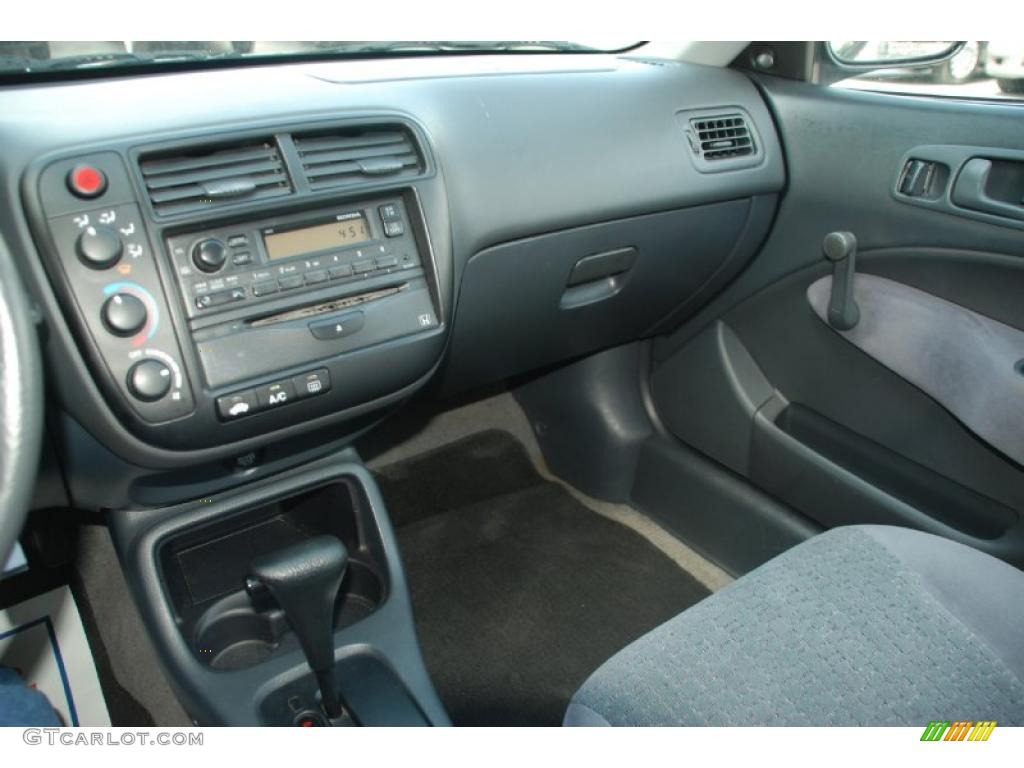 1999 Civic DX Coupe - Vogue Silver Metallic / Dark Gray photo #16